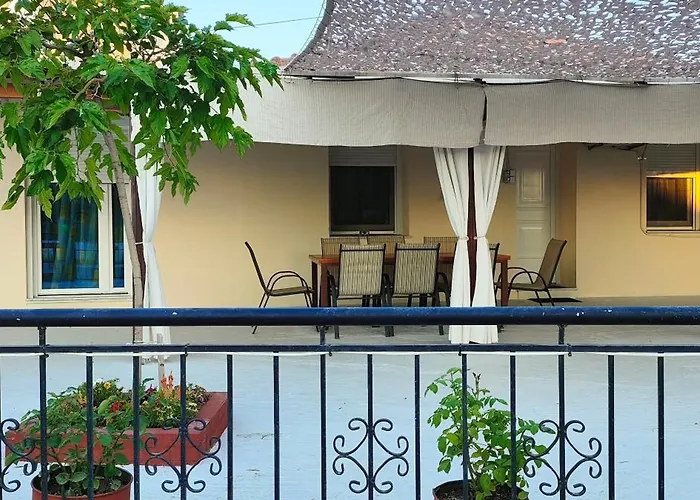 Aphrodite's House * Skala Sotiros